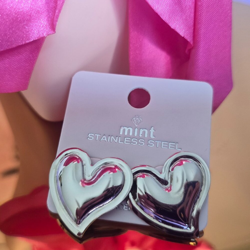 3D Heart Earrings (Silver) - Picture 3 of 4